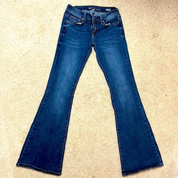 Woman’s Jeans - Picture 1 of 7